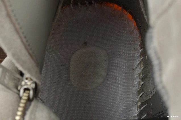 LIGHT 750 YEEZY ADIDAS GUM GLOW BB1840 BOOST DARK GREY 0722